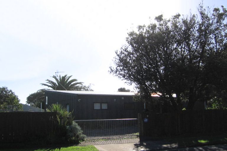 Photo of property in 3 Jane Street, Waikanae Beach, Waikanae, 5036