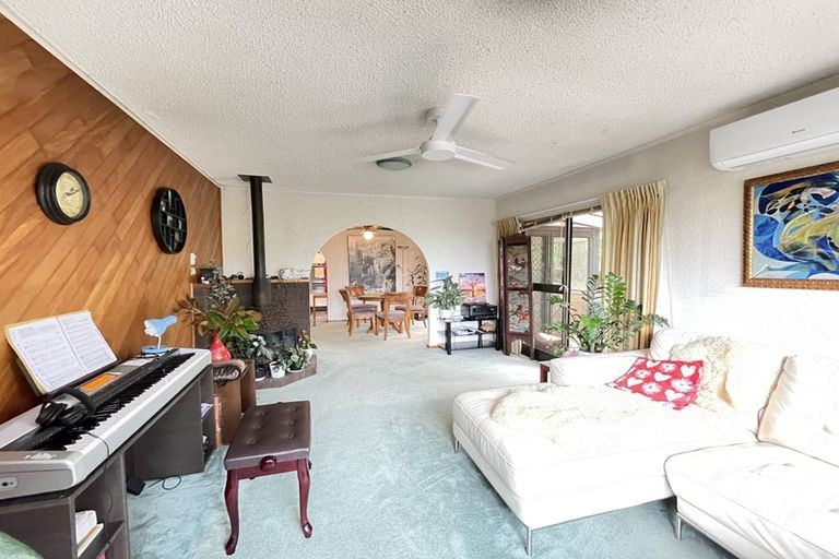 Photo of property in 32 Regency Place, Sunnynook, Auckland, 0632