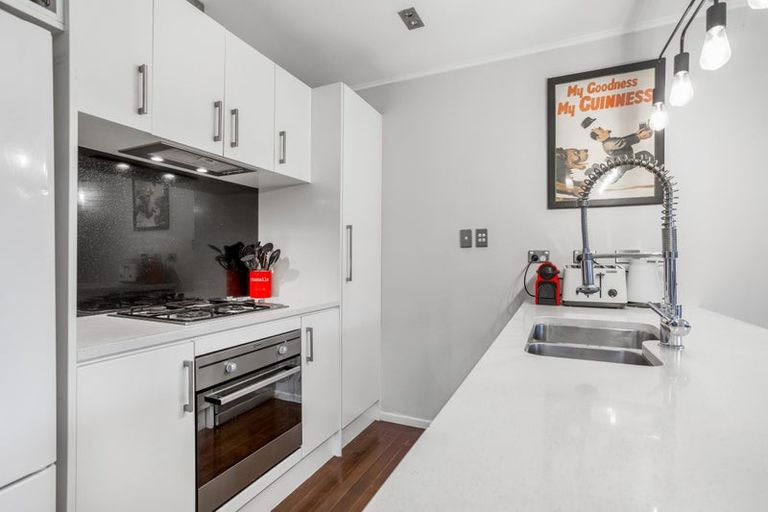 Photo of property in 20 Glen Marine Parade, Glendene, Auckland, 0602