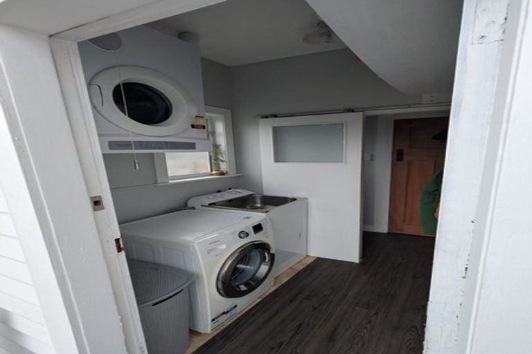 Photo of property in 80a Lyall Parade, Lyall Bay, Wellington, 6022