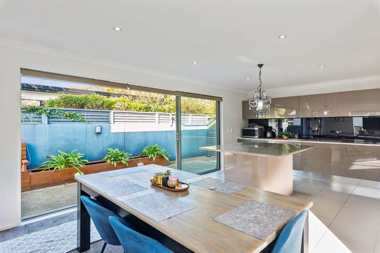 Photo of property in 185 Te Moana Road, Waikanae, 5036