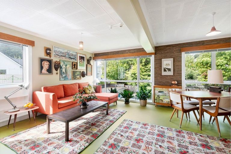 Photo of property in Victoria Court, 8/4 Queen Street, Mount Victoria, Wellington, 6011