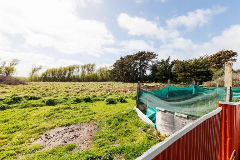 Photo of property in 1938 Parewanui Road, Parewanui, Bulls, 4894
