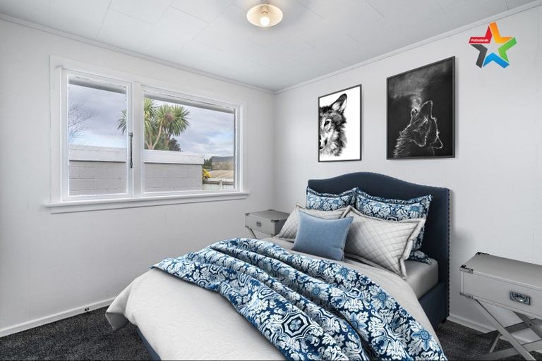 Photo of property in 15 Park Street, Winton, 9720