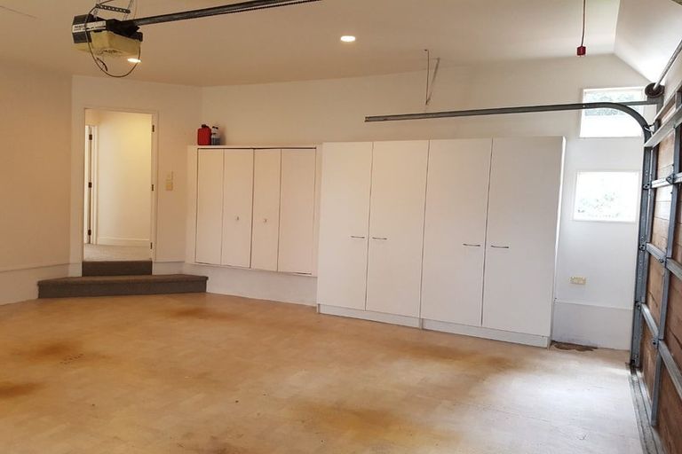 Photo of property in 2/5 Kenmure Avenue, Forrest Hill, Auckland, 0620