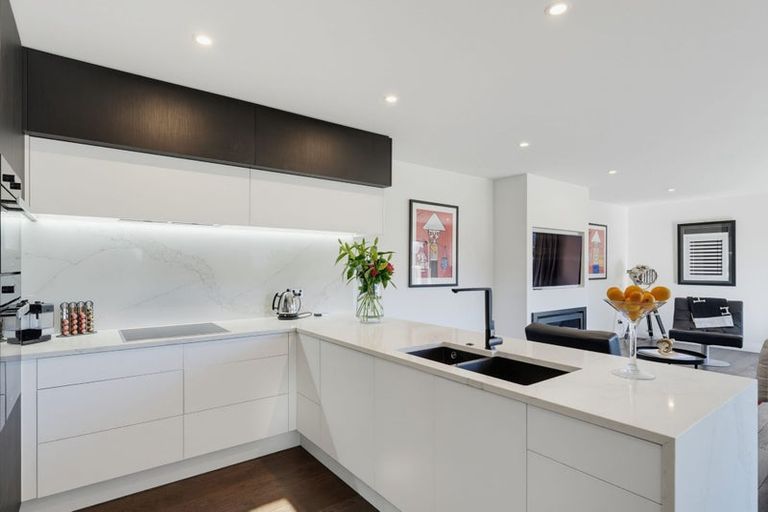 Photo of property in 50 Fendalton Road, Fendalton, Christchurch, 8014