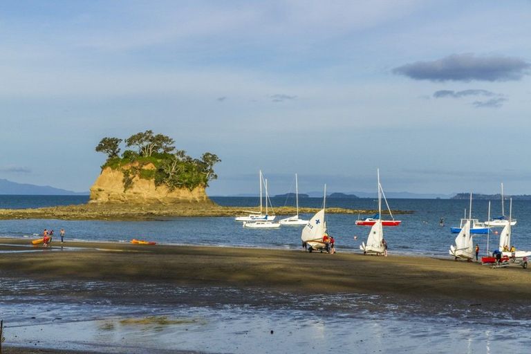 Photo of property in 26 Battenburg Place, Torbay, Auckland, 0630