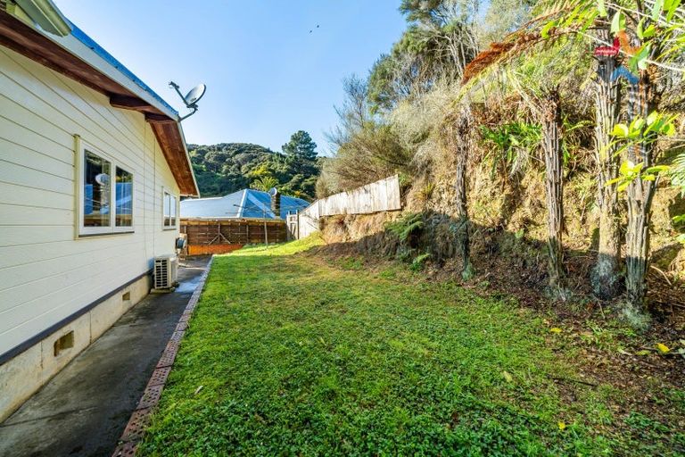 Photo of property in 38 James Grove, Stokes Valley, Lower Hutt, 5019