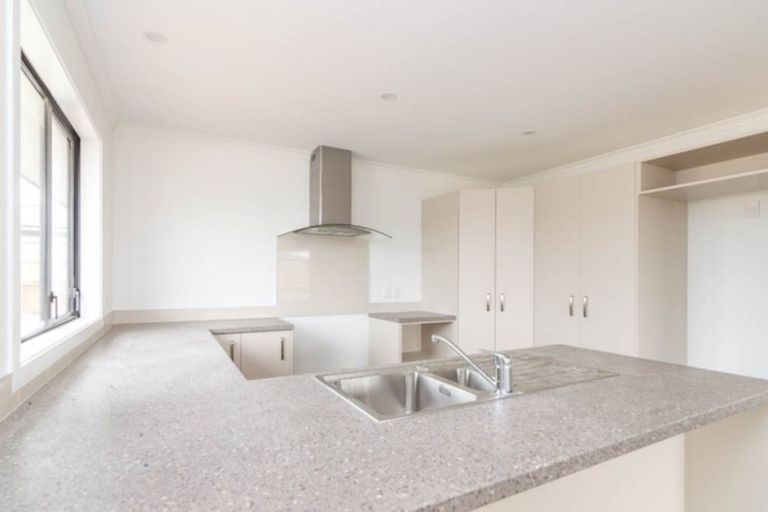 Photo of property in 33 Silicon Way, Fitzherbert, Palmerston North, 4410