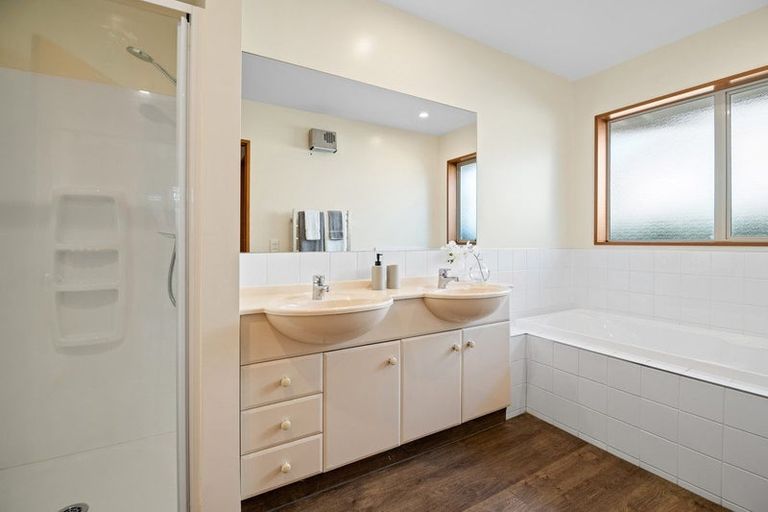 Photo of property in 32a Sawyers Arms Road, Northcote, Christchurch, 8052