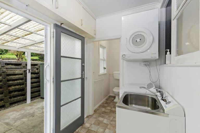 Photo of property in 214 Waddington Drive, Naenae, Lower Hutt, 5011