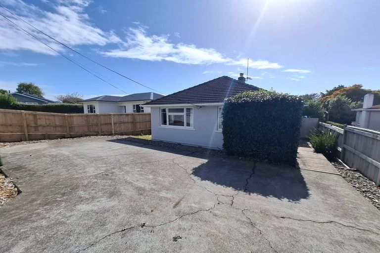 Photo of property in 1/9 Tarahua Road, Vogeltown, New Plymouth, 4310