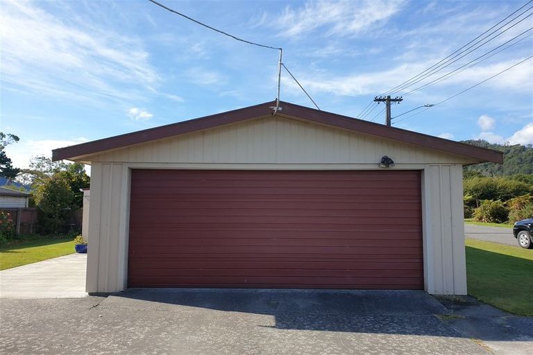 Photo of property in 34 Inverness Street, Dunollie, Runanga, 7803