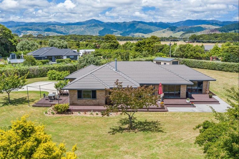 Photo of property in 8 Faydon Close, Ohau, Levin, 5570