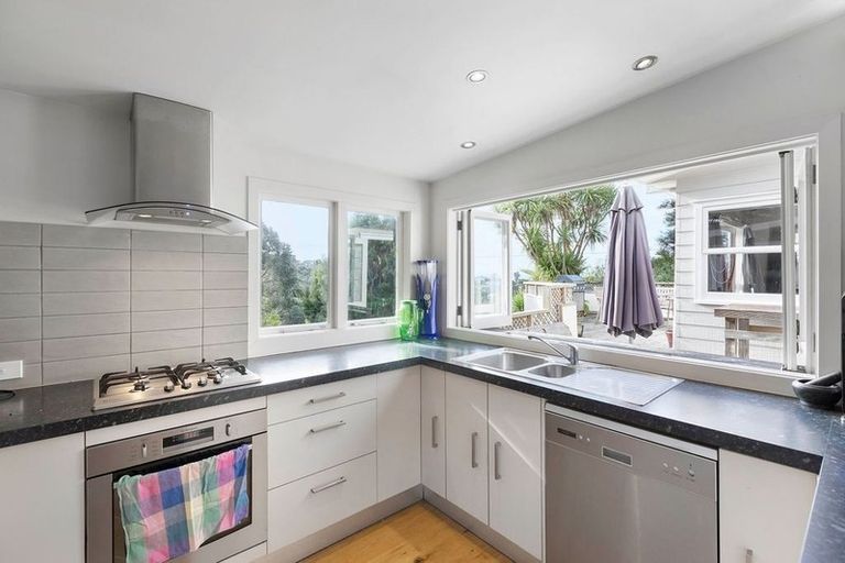 Photo of property in 36 Cedar Terrace, Stanmore Bay, Whangaparaoa, 0932