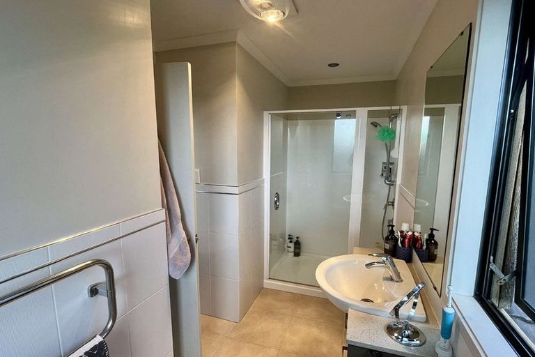 Photo of property in 50 Greenbough Lane, Greenhithe, Auckland, 0632