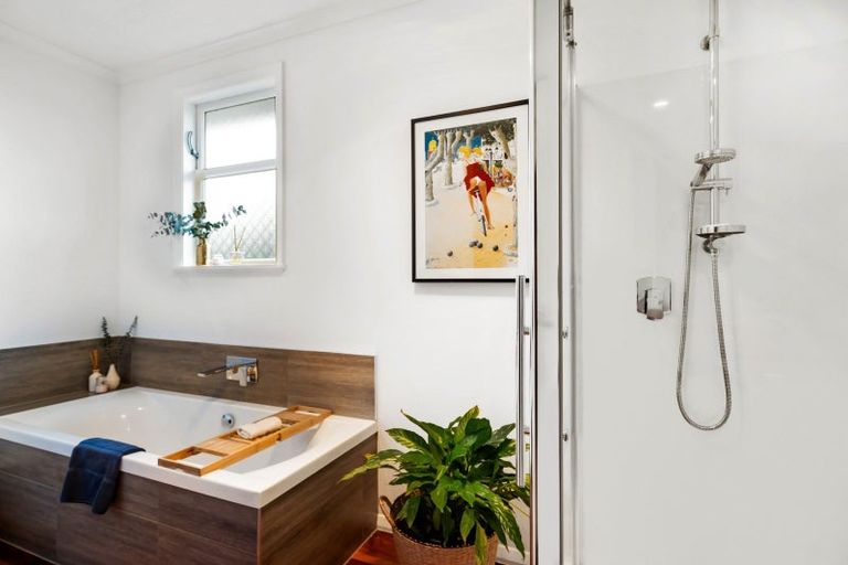 Photo of property in 26 Palmerston Road, Havelock North, 4130