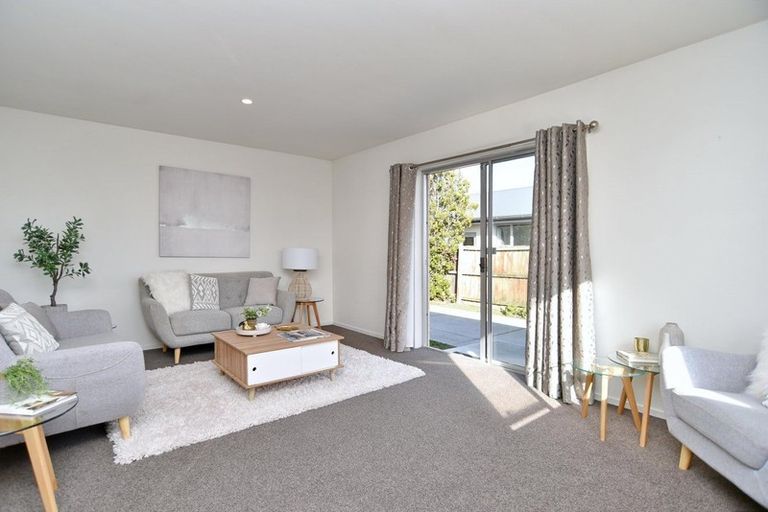 Photo of property in 17a Queenspark Drive, Parklands, Christchurch, 8083