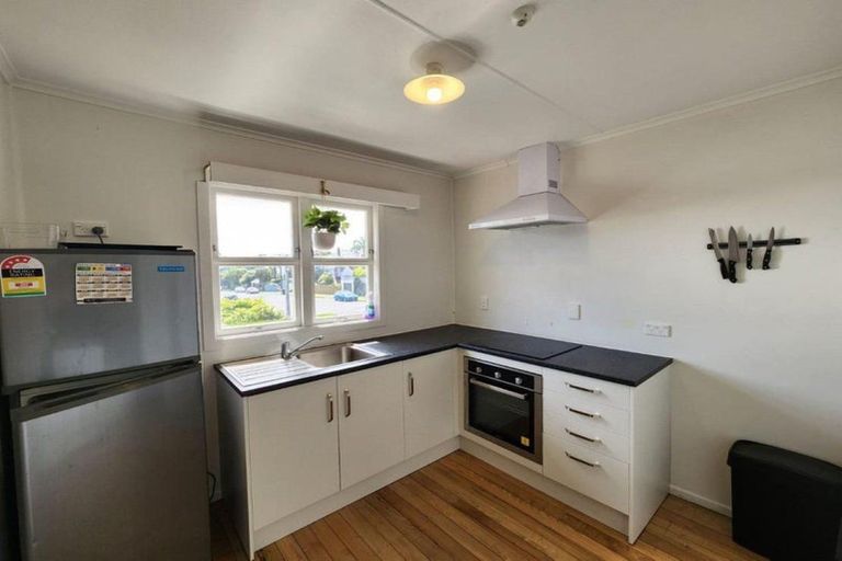 Photo of property in 220 Powderham Street, New Plymouth, 4310