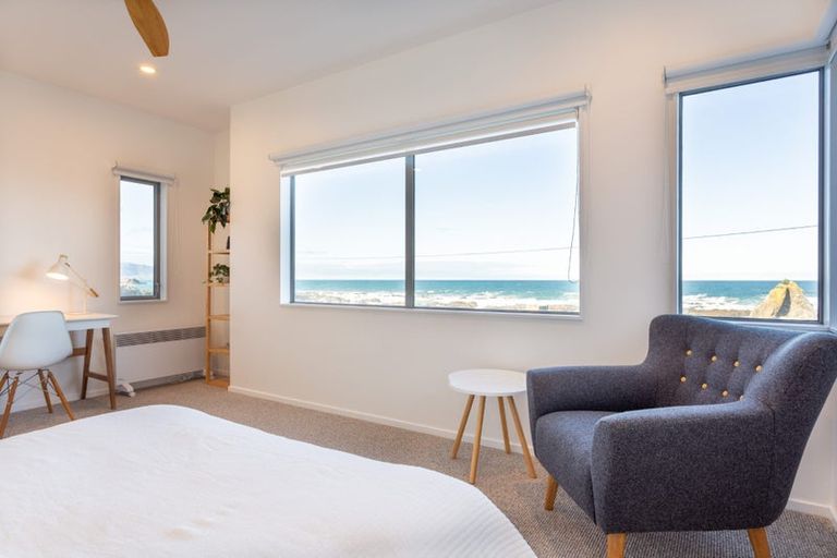 Photo of property in 394 The Esplanade, Island Bay, Wellington, 6023