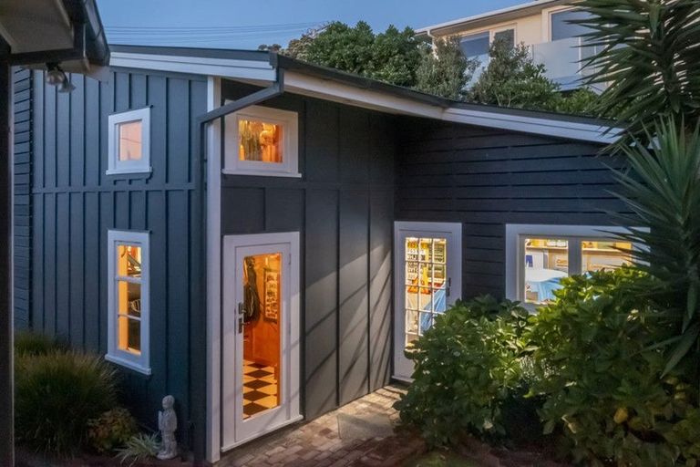 Photo of property in 33 Tainui Street, Raumati Beach, Paraparaumu, 5032