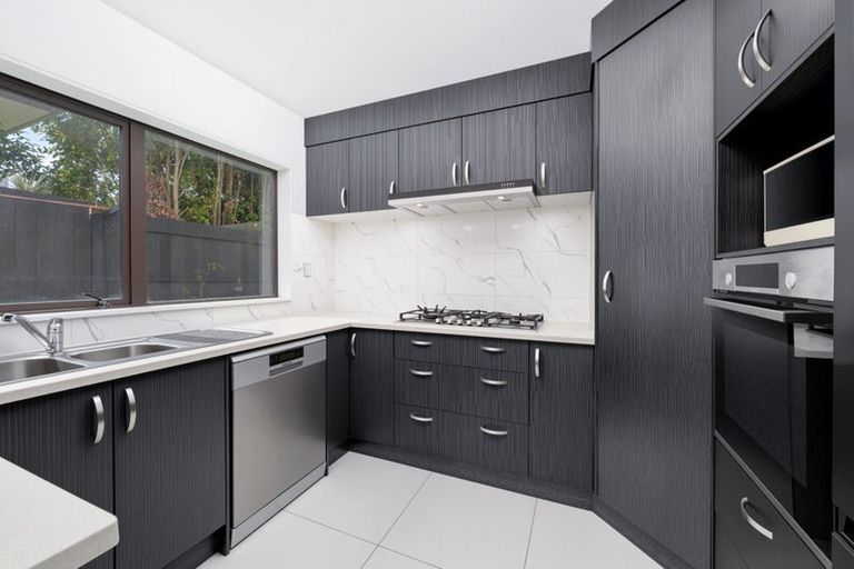 Photo of property in 93 Waitaki Street, Henderson, Auckland, 0612
