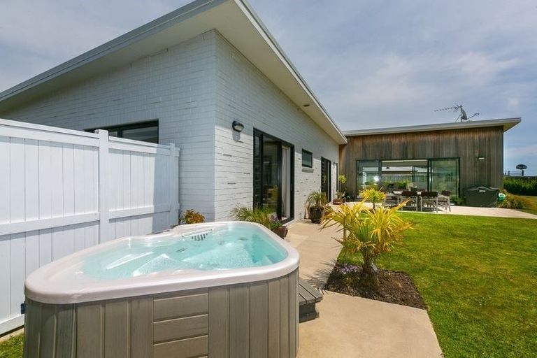 Photo of property in 9 Keene Drive, Bell Block, New Plymouth, 4312