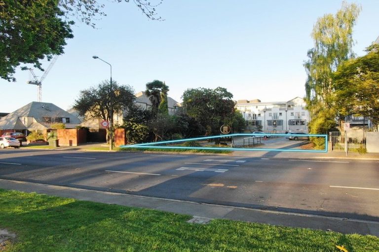 Photo of property in 6 Cranmer Square, Christchurch Central, Christchurch, 8013