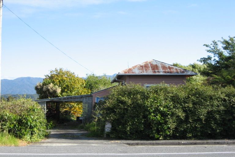 Photo of property in 158 Brougham Street, Westport, 7825