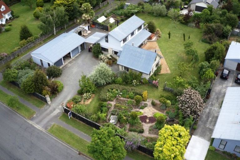 Photo of property in 23 Burnett Street, Oxford, 7430