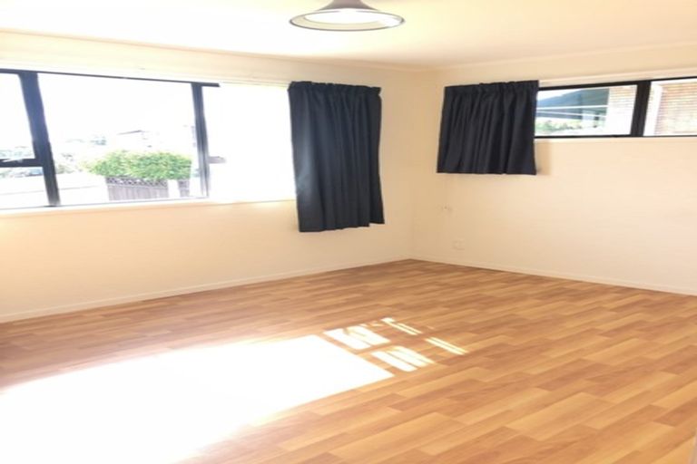 Photo of property in 2/3 Howe Street, Howick, Auckland, 2014
