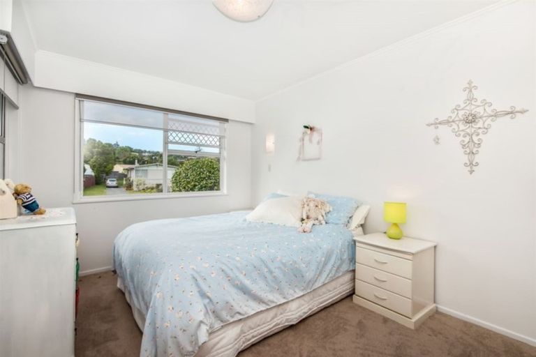 Photo of property in 35 Powrie Street, Glenfield, Auckland, 0629