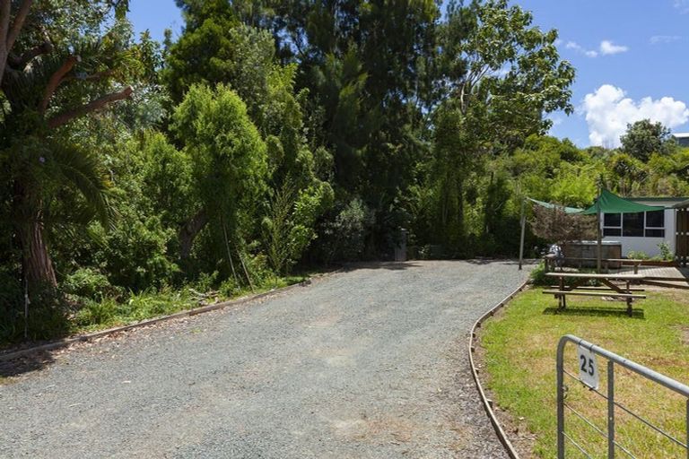 Photo of property in 25 Paradise Road, Coopers Beach, 0420