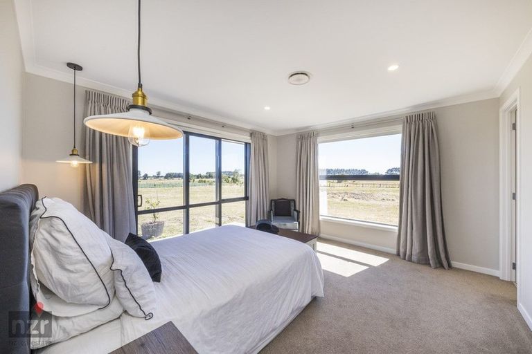 Photo of property in 601 Cemetery Road, Sanson, Palmerston North, 4479