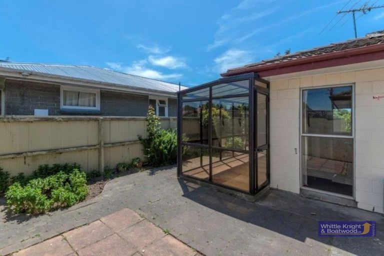 Photo of property in 2/66 Waimairi Road, Upper Riccarton, Christchurch, 8041