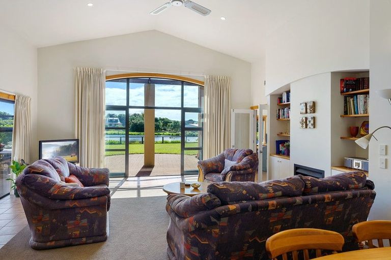 Photo of property in 7 Marewa Place, Waikanae Beach, Waikanae, 5036