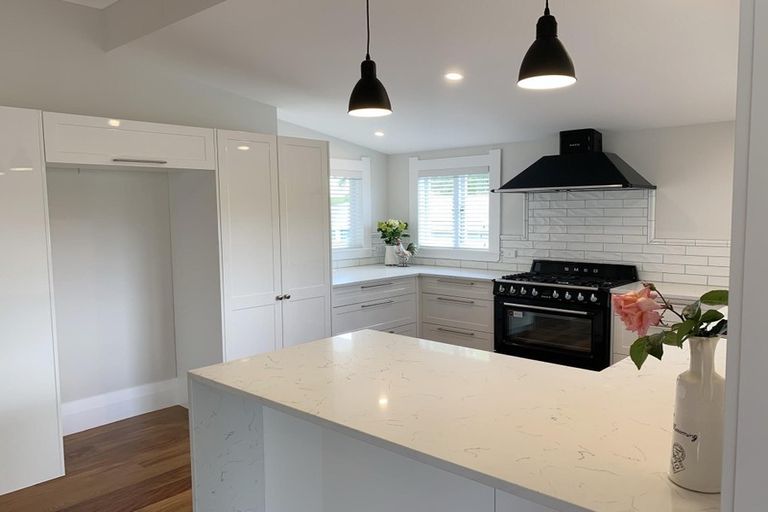 Photo of property in 339 Waitakere Road, Taupaki, Henderson, 0782