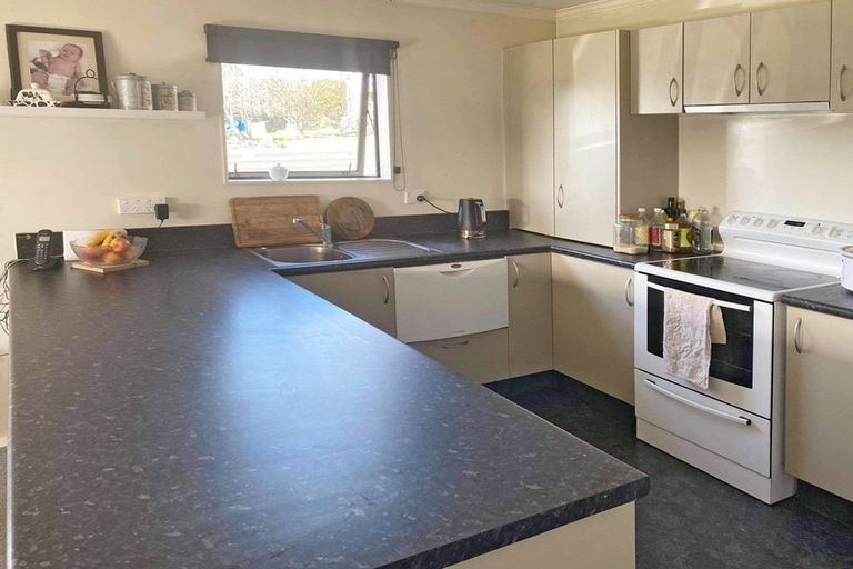 Photo of property in 11 Burns Street, Owaka, 9535