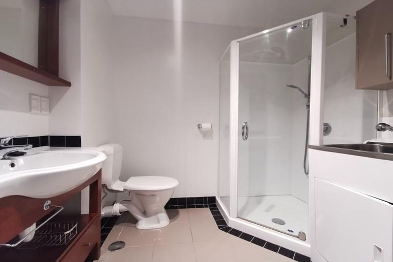 Photo of property in 52c Hawker Street, Mount Victoria, Wellington, 6011