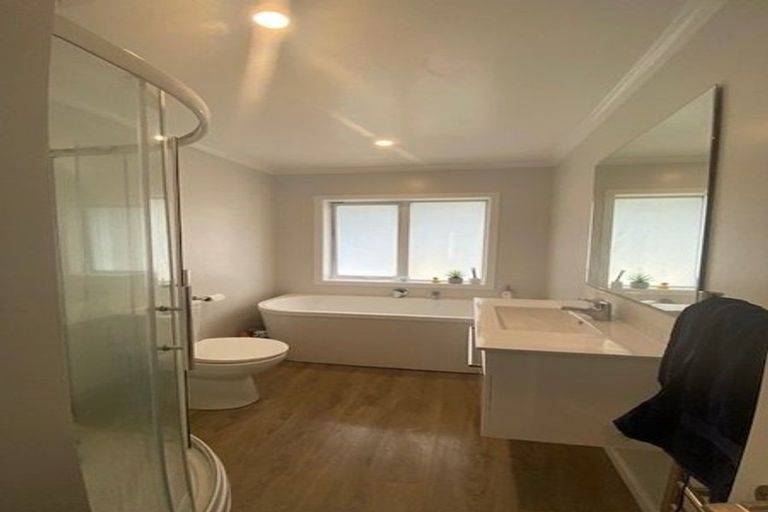 Photo of property in 64 Peterhouse Street, Tawa, Wellington, 5028