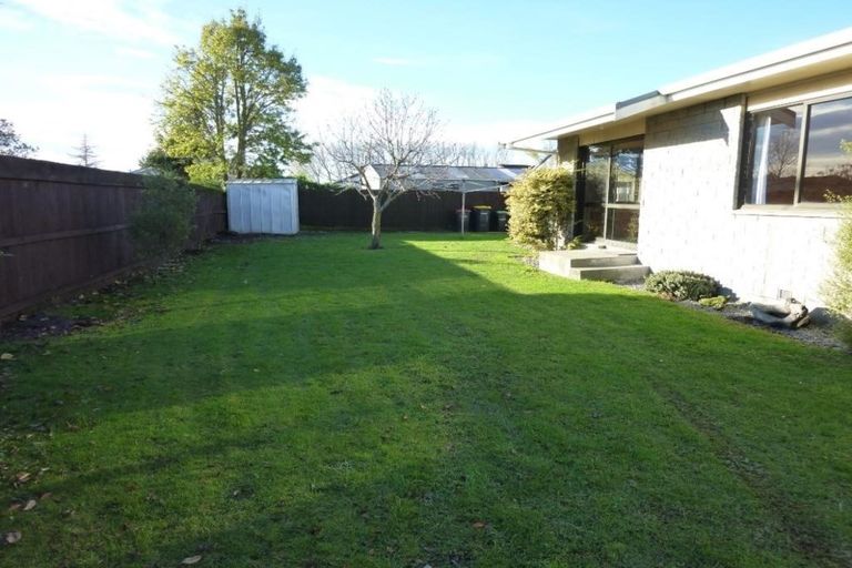 Photo of property in 19 Factory Road, Belfast, Christchurch, 8051