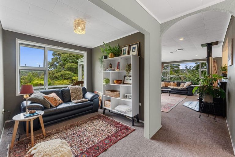 Photo of property in 18 Steam Hauler Track, Waitakere, Henderson, 0782