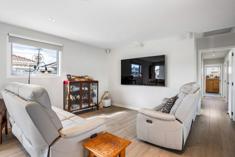 Photo of property in 229a Ocean Road, Whangamata, 3620