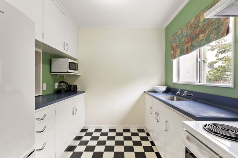 Photo of property in 2/70 Hataitai Road, Hataitai, Wellington, 6021