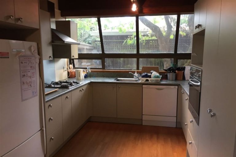 Photo of property in 1/5 Kingham Place, Avonhead, Christchurch, 8042