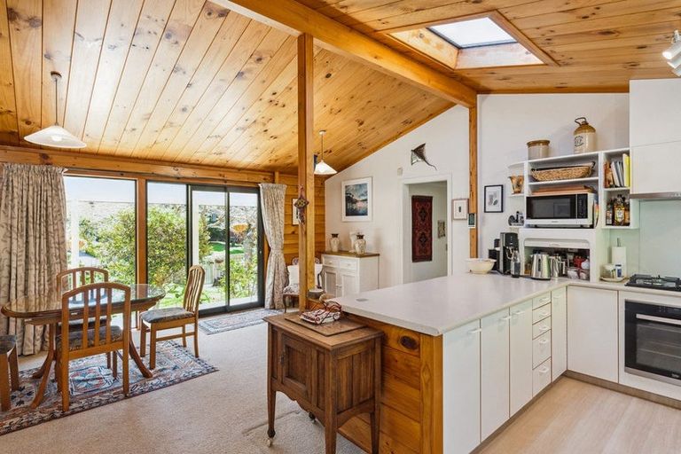 Photo of property in 31 Walton Avenue, Waikanae, 5036