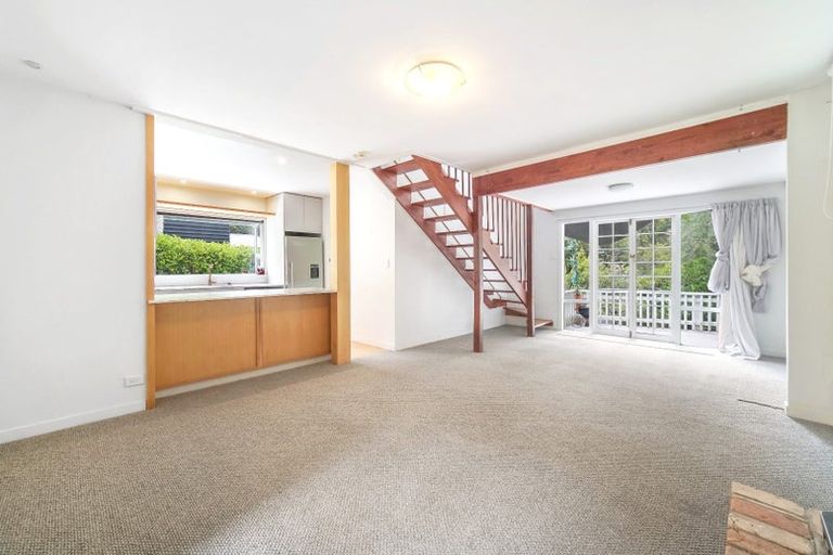 Photo of property in 16 Mahoe Road, Titirangi, Auckland, 0604