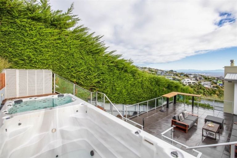 Photo of property in 168d Moncks Spur Road, Mount Pleasant, Christchurch, 8081