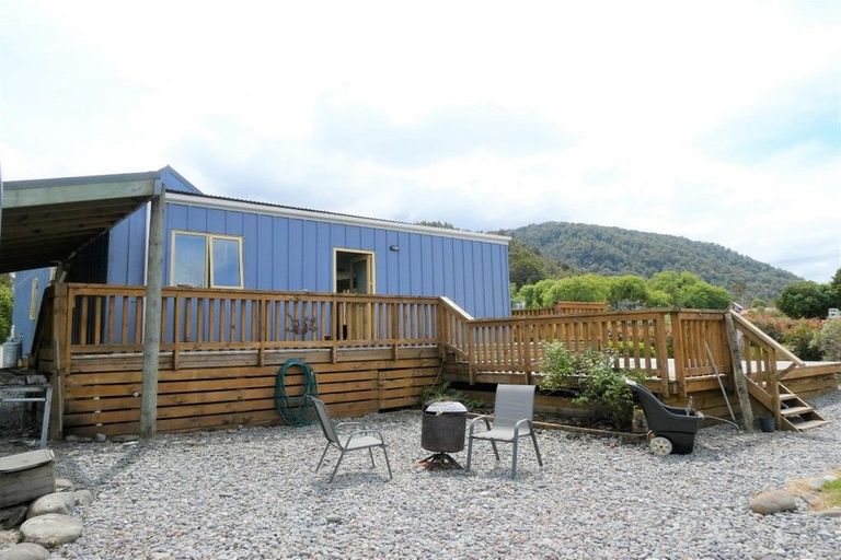 Photo of property in 10 Kilgour Street, Blackball, 7804