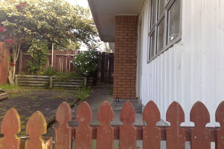 Photo of property in 3/81 Seabrook Avenue, New Lynn, Auckland, 0600